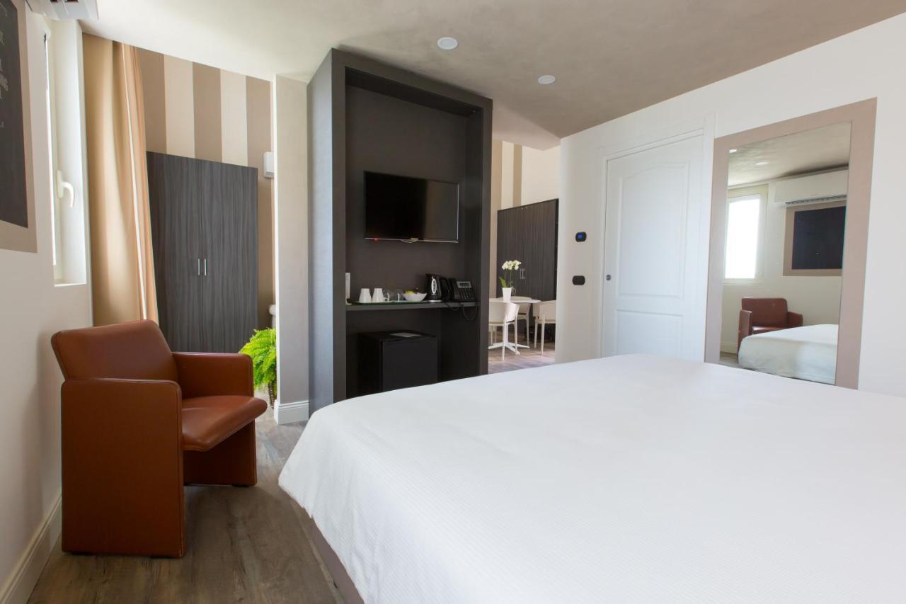 Hotel Al Campanile - Luxury Suites & Apartments Baveno Luaran gambar