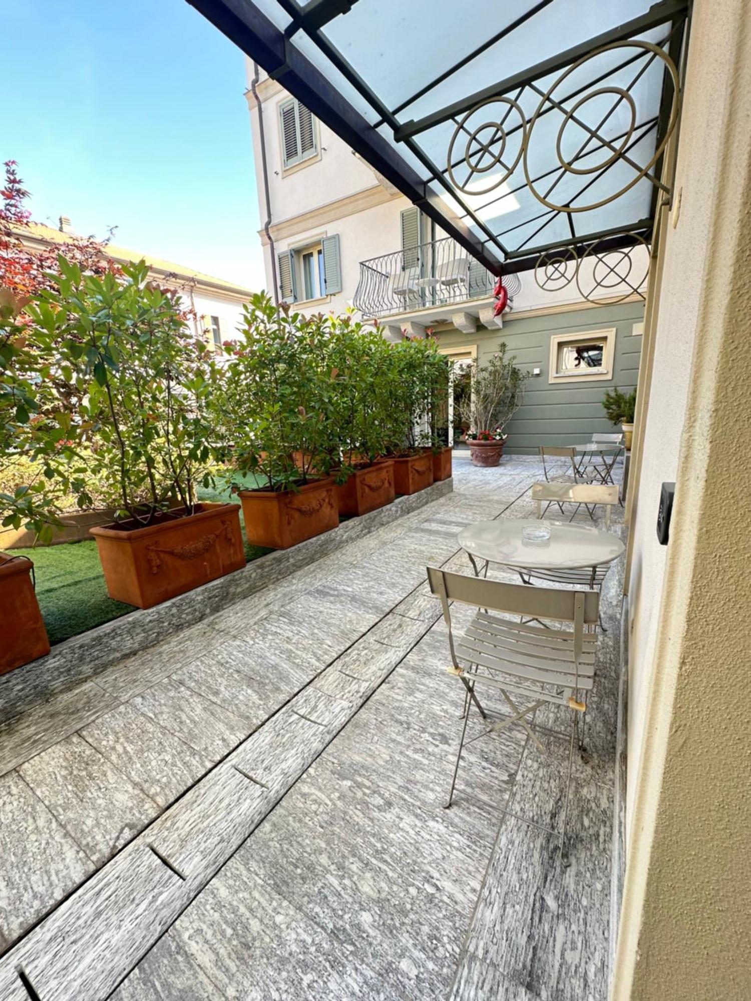 Hotel Al Campanile - Luxury Suites & Apartments Baveno Luaran gambar