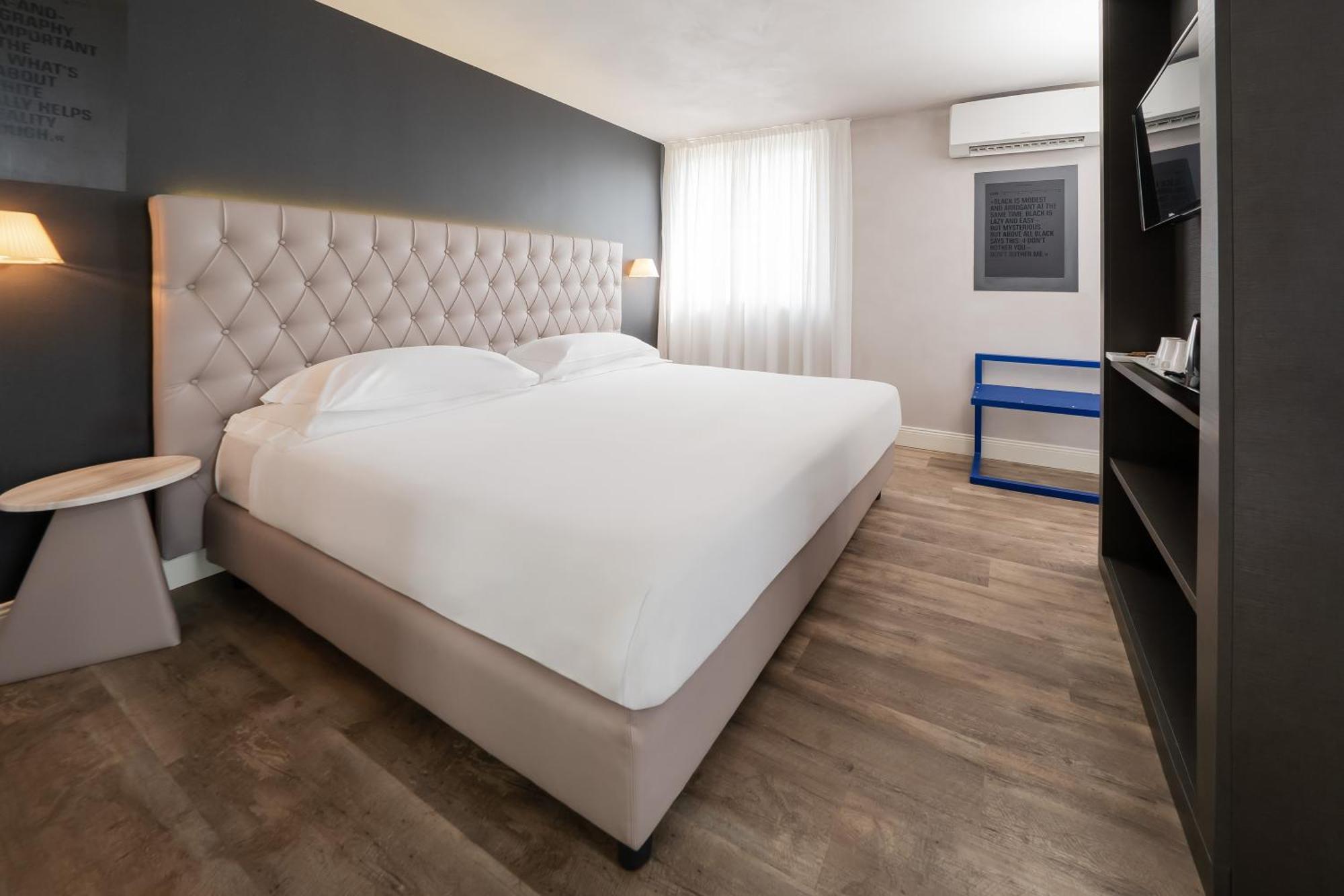 Hotel Al Campanile - Luxury Suites & Apartments Baveno Luaran gambar