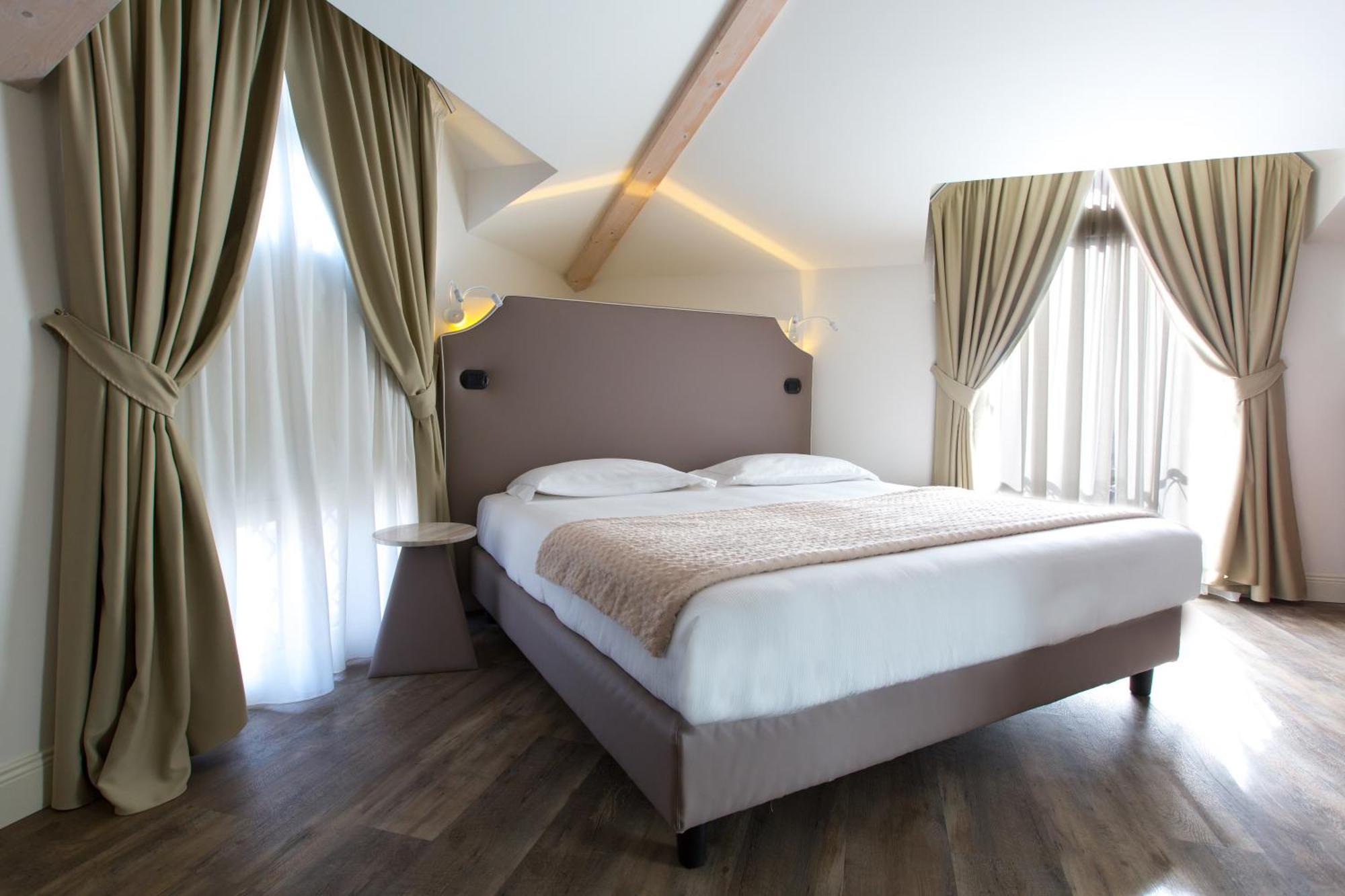 Hotel Al Campanile - Luxury Suites & Apartments Baveno Luaran gambar