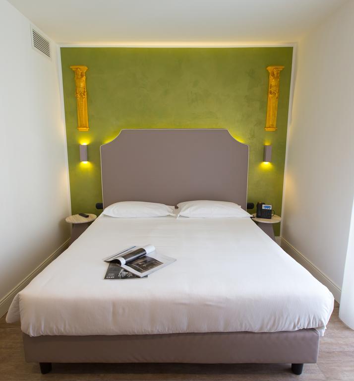 Hotel Al Campanile - Luxury Suites & Apartments Baveno Luaran gambar