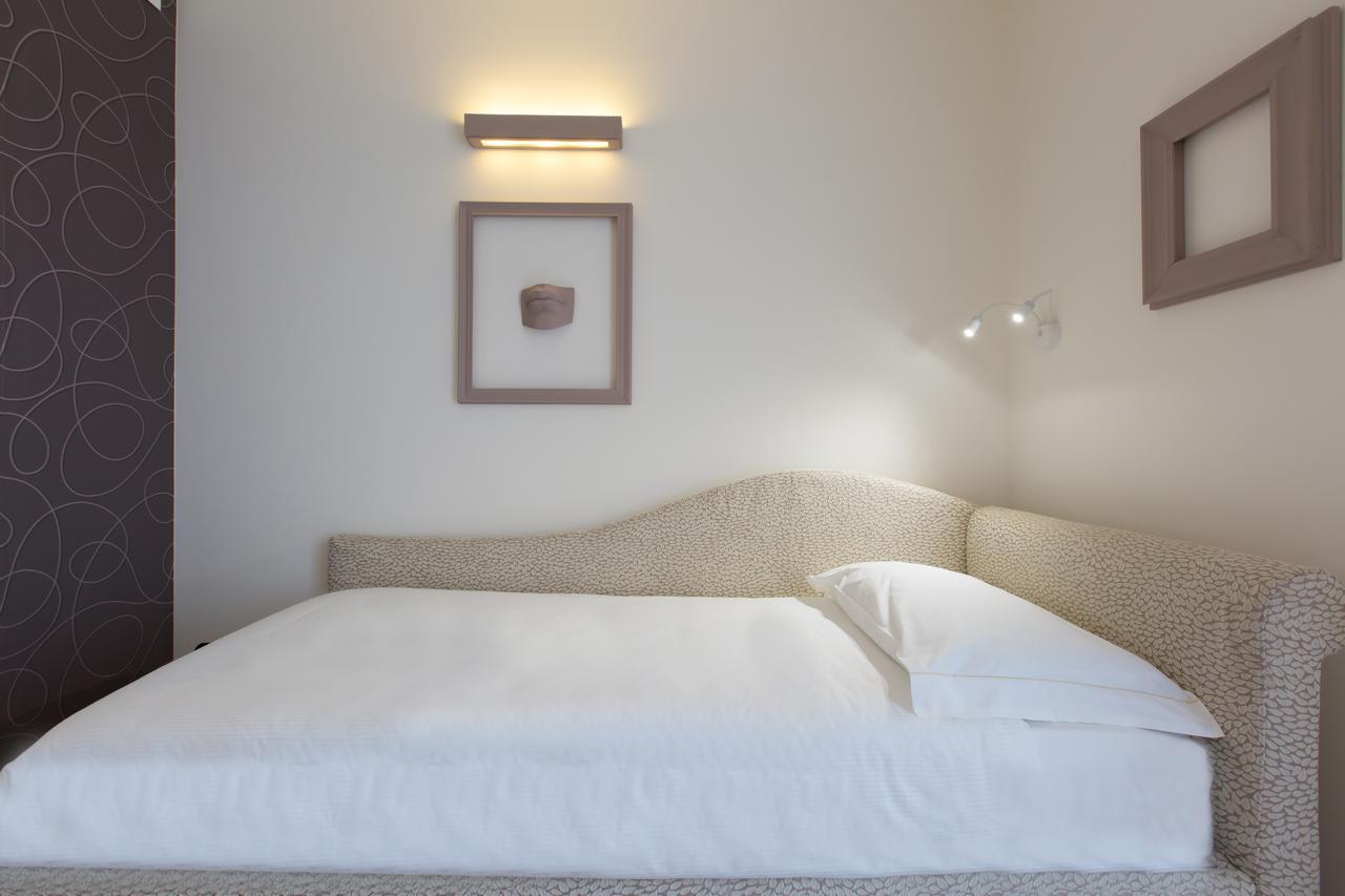 Hotel Al Campanile - Luxury Suites & Apartments Baveno Luaran gambar